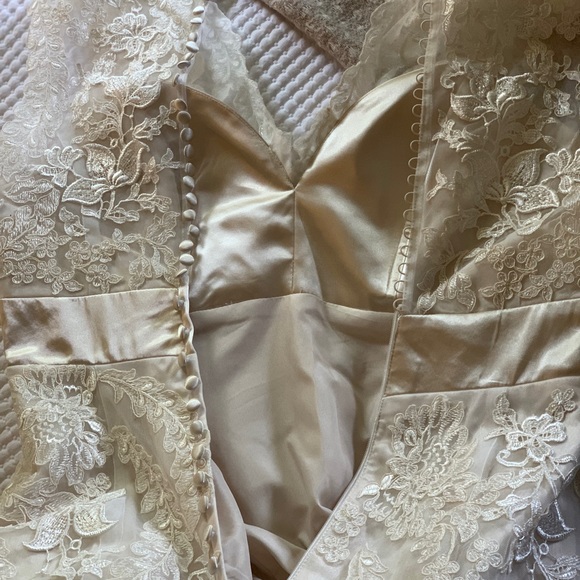 Wedding dress. Size US 10. - Picture 12 of 14